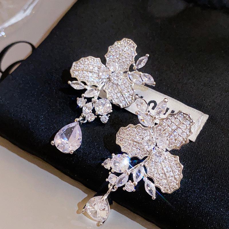 Винтажные серьги-капли с жемчугом и бриллиантовой инкрустацией - Ретро-стиль, Легкая роскошь, Высококачественный дизайн