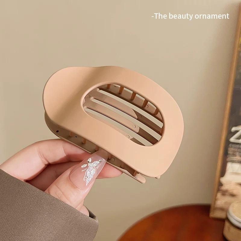 Модная матовая изогнутая плоская акриловая заколка-краб для волос с леопардовым принтом - Прочный и стильный аксессуар для всех типов волос