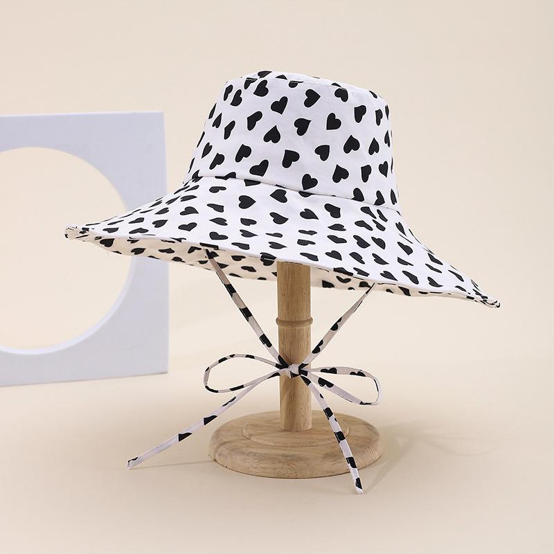 New big-eave bucket hat women's printed small love foldable Peng outdoor windproof sun hat spot