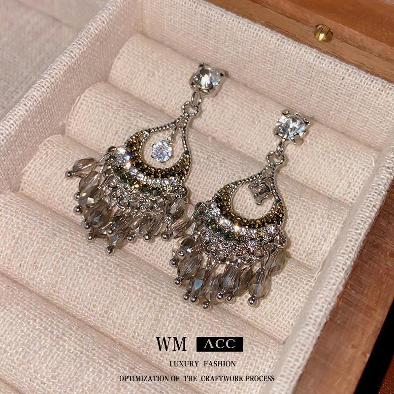 Silver Needle Diamond Water Drop Tassel Earrings - Ethnic Retro Style, All-Match Temperament Earrings.