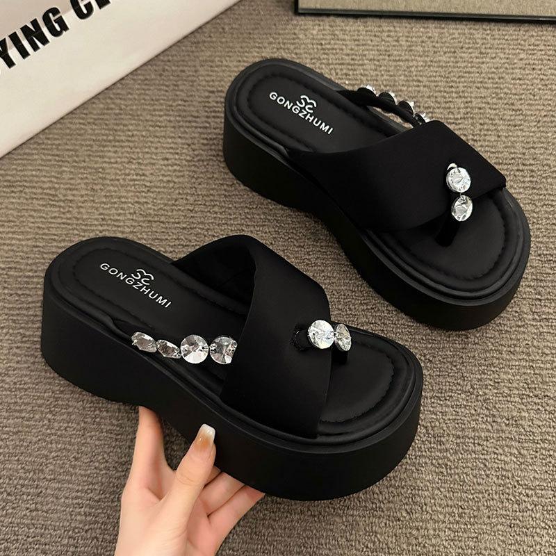 Rhinestone Toe Slippers Women's Summer Wear 2025 New with Skirt Cover Toe Thick Bottom Fashion Beach Cool Slippers