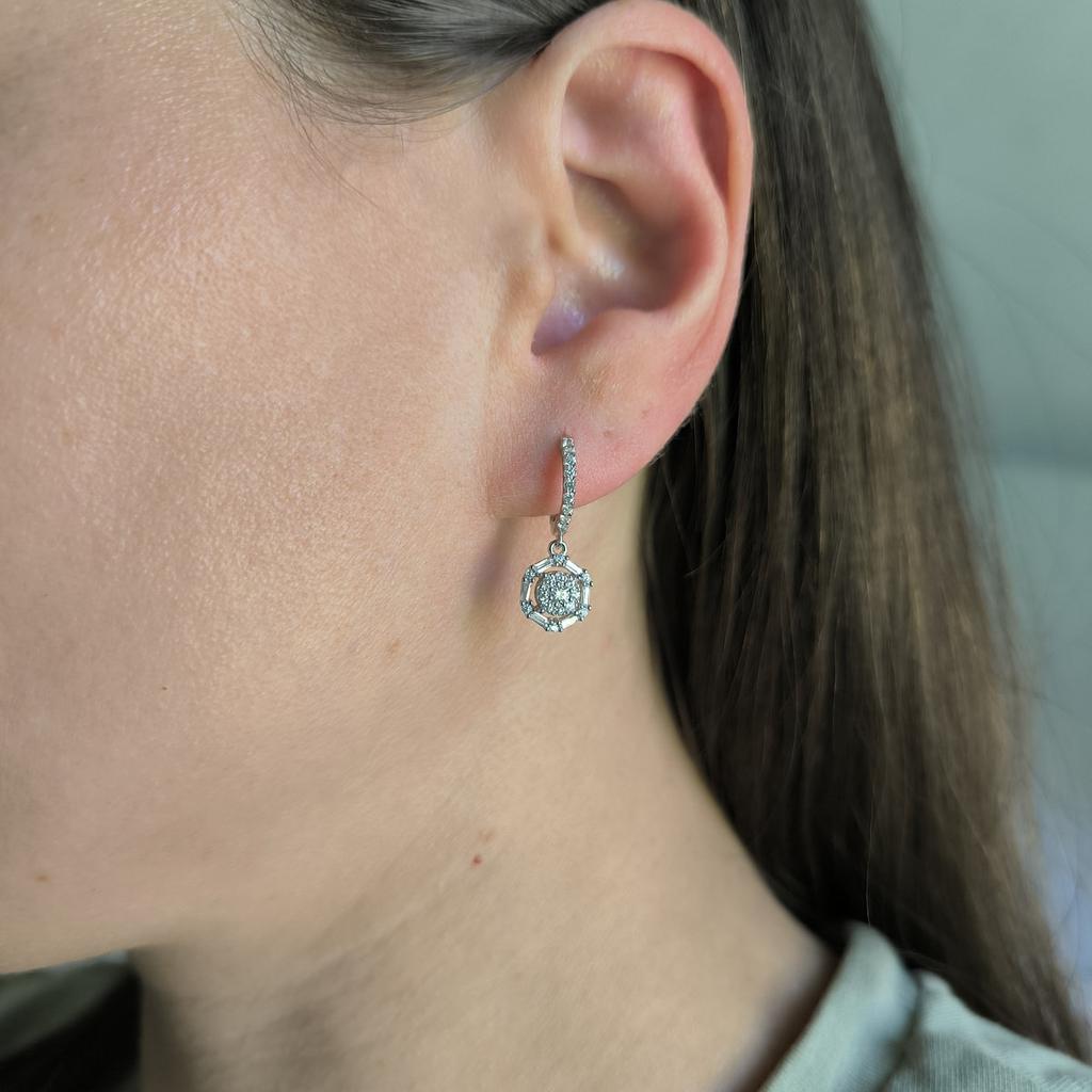 Серебряные серьги с фианитами (2214922)