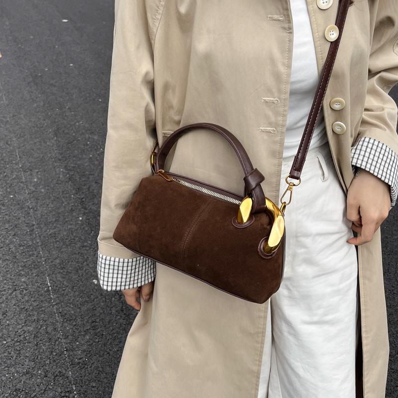 Высококлассная нишевая сумка женская осень-зима 2025 новая матовая ретро сумка-мессенджер популярная портативная сумка-бостон