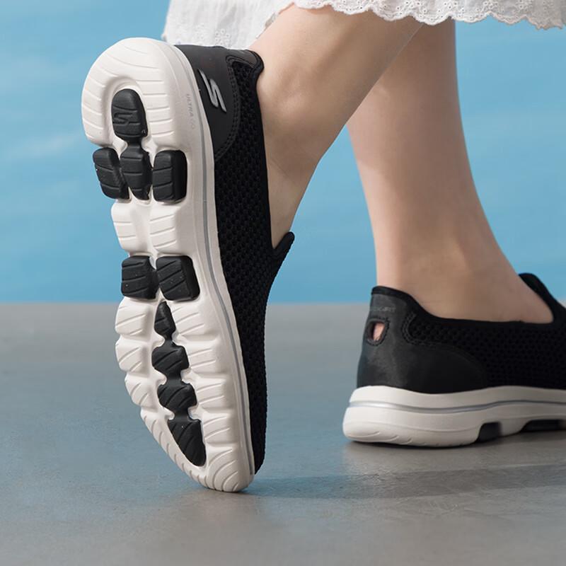 Skechers Женские кроссовки для ходьбы GO WALK JOY 124163-BKW