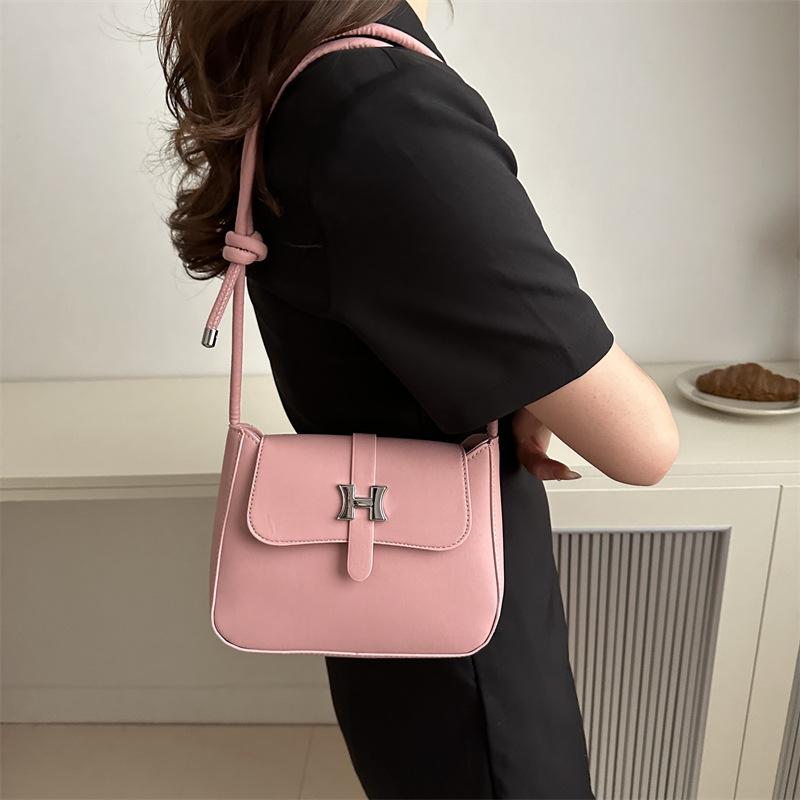 Fashionable Bags for Women's New Summer One-shoulder Crossbody Bags Simple Casual and Large Capacity for Commuting Small Square Bags for Work
