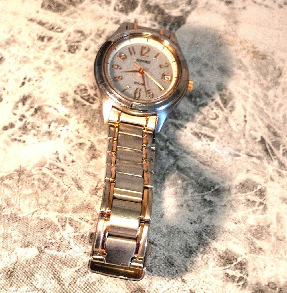[Б/У] Часы SEIKO на солнечной батарее, в рабочем состоянии