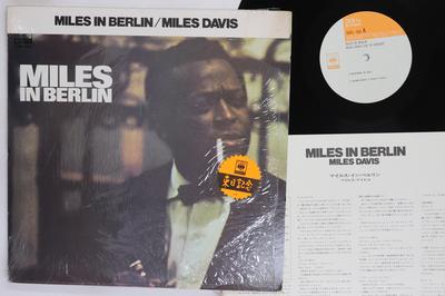 Виниловая пластинка MILES DAVIS  Miles In Berlin SOPL163 CBS SONY 1972 Япония Obi Джаз Б/у
