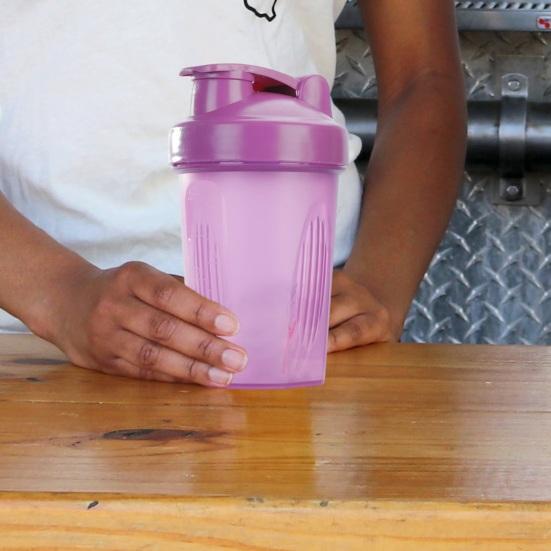 400 мл протеиновый шейкер с шариком для смешивания, герметичный дизайн, спортивный шейкер, легкая пластиковая бутылка-блендер