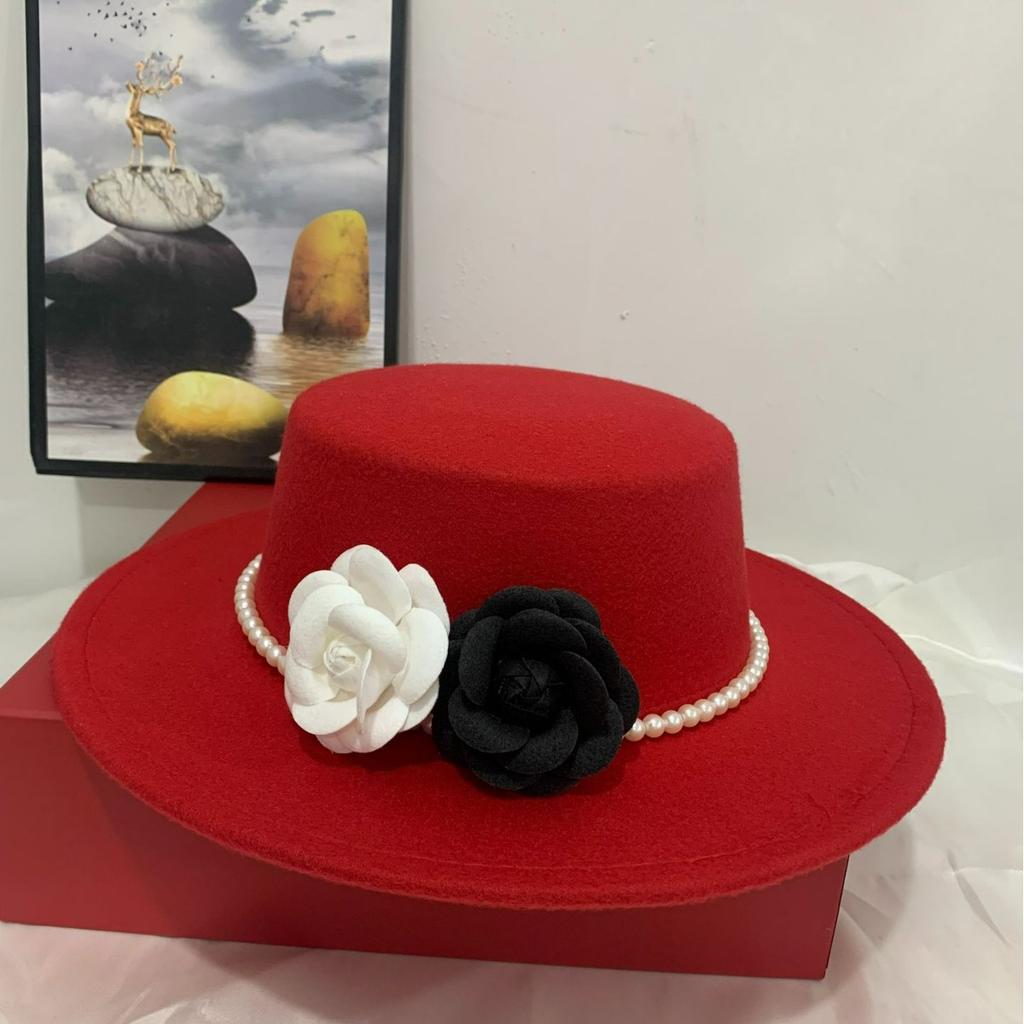 French Hepburn style elegant retro British celebrity banquet dress stage studio temperament modeling top hat self-operated