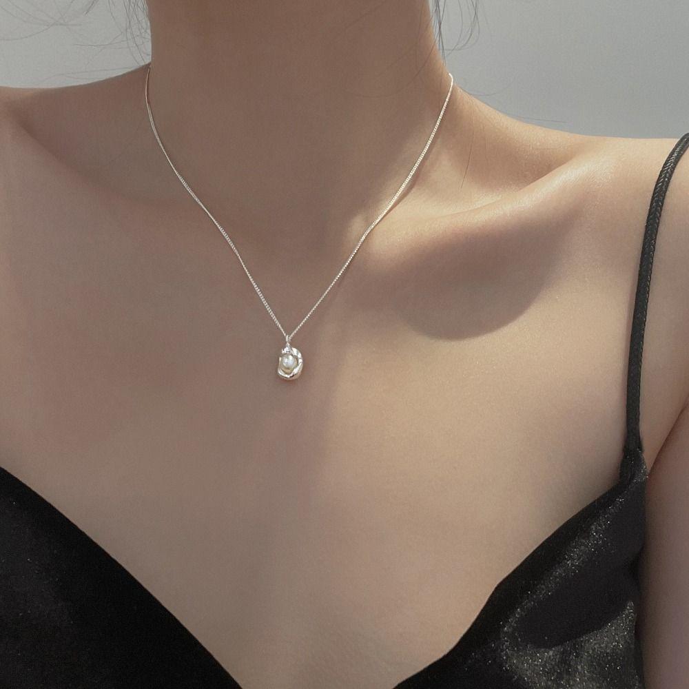 Trendy Zinc Zinc Alloy Pearl Necklace Irregular Shell Jewelry Korean Style Pendant Women Clavicle Necklace