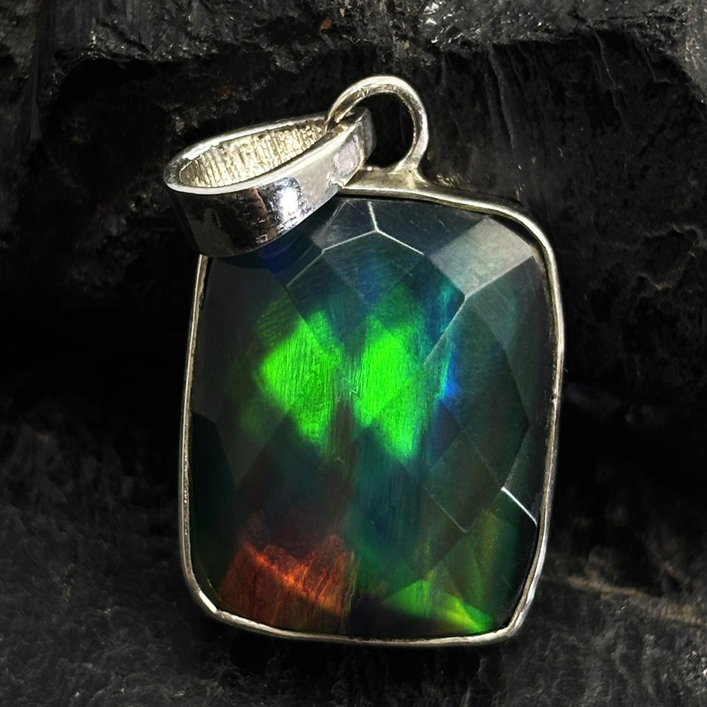 23 Ct Natural Opal Cushion Cut 925 Sterling Silver Gemstone Necklace