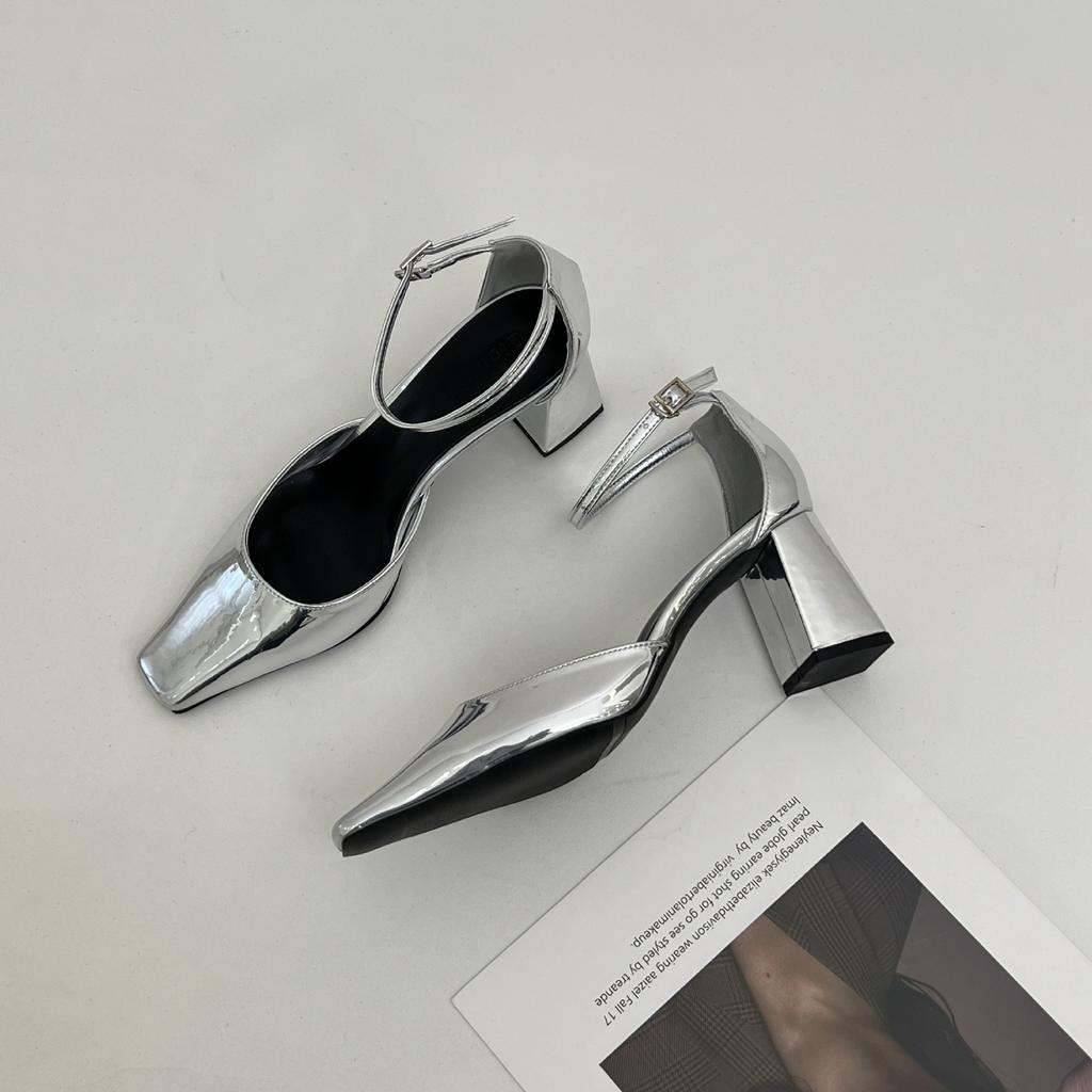 Сандалии Baotou женские 2024 новые ретро серебристые туфли на высоком каблуке с пряжкой A-line квадратной формы массивные каблуки