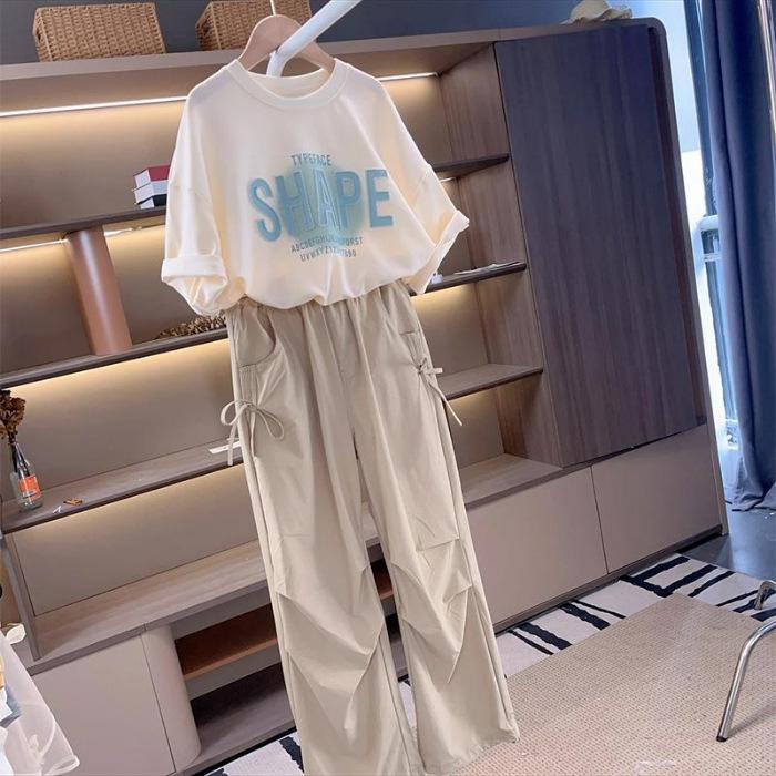 Летняя мода для девочек 2024 года: Повседневный костюм-двойка, круглый вырез, короткий рукав — идеально подходит для детей среднего и крупного возраста.