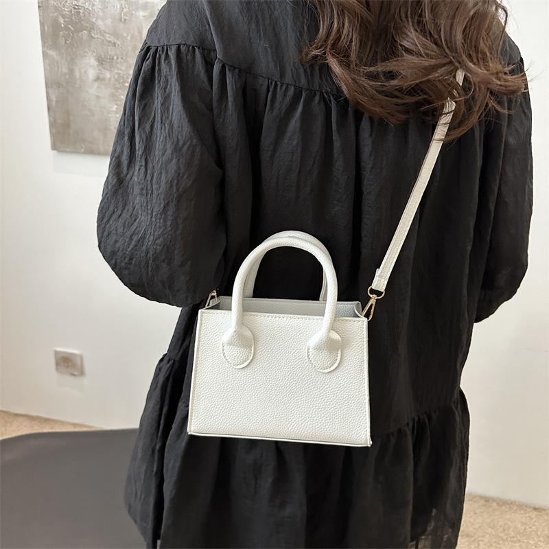 Летняя популярная сумка 2024 года, новая модная корейская версия, женская сумка, мини-сумка через плечо, универсальная маленькая квадратная сумка в иностранном стиле