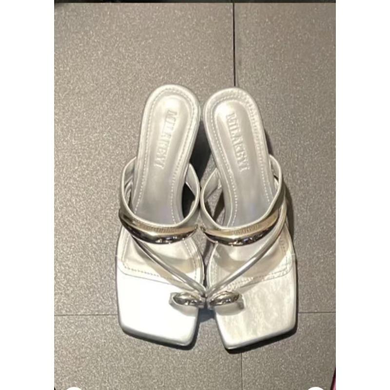 Мода 2025 Новая женская обувь Сланцы с перемычкой между пальцами Женская летняя уличная обувь Босоножки на высоком каблуке Женские сандалии