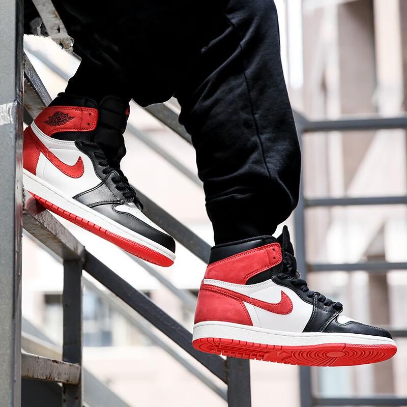 Jordan 1 Ретро Хай Топ Красный GS 575441-112