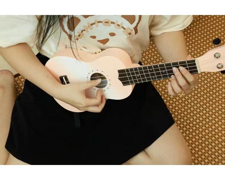 Детское укулеле для начинающих - Идеальный музыкальный инструмент для начинающих в подарок для мальчиков и девочек