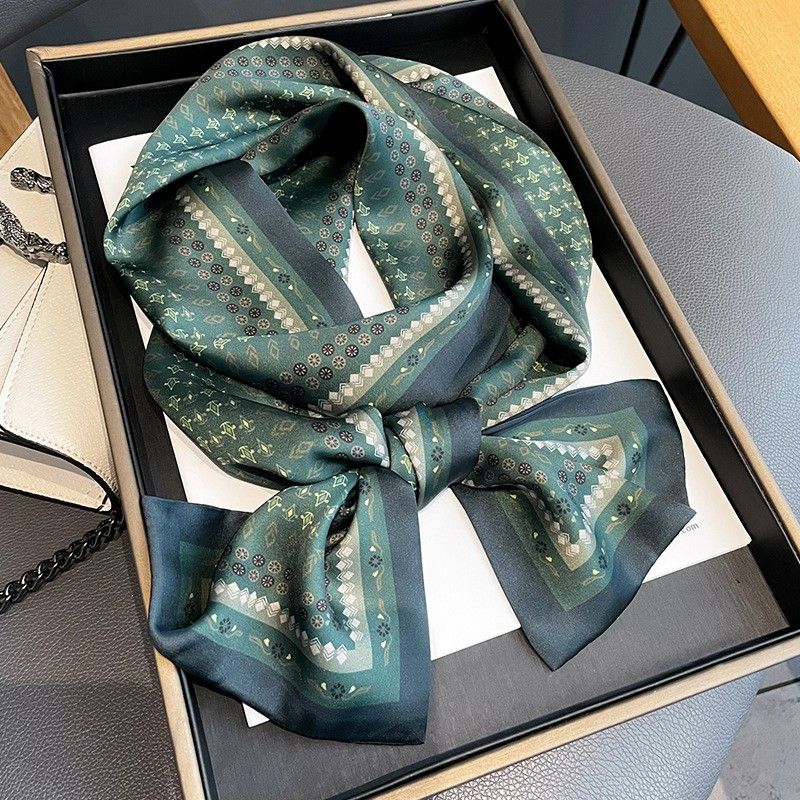 Green Retro Scarf, High-end Decoration, Small Strip Scarf, Women's Fashionable Professional Scarf, Neck Scarf, Headband Scarf