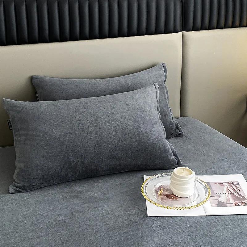 Velvet Fabric Pillowcase Bedding Sleeping Pillowcover High Quality Solid Color Pillow Cover Winter Warm Flannel Pillow Case
