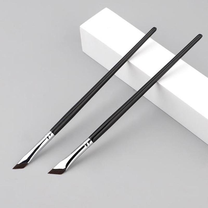 Кисть для подводки глаз Upgrade Blade Ultra Thin Fine Angle Flat Eyeliner Brush Under
