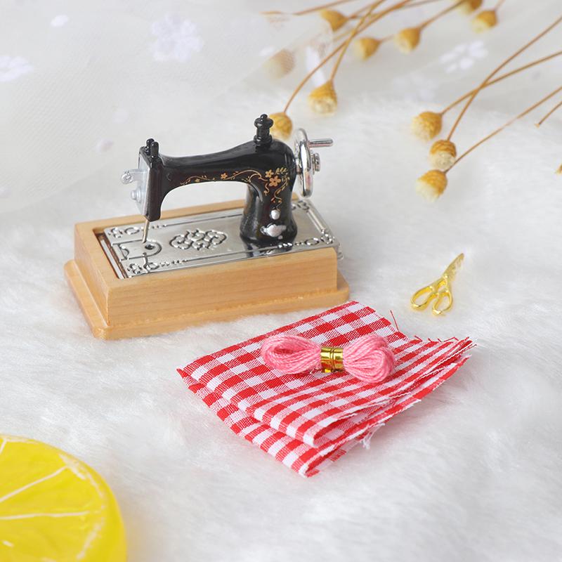 1/12 Dollhouse Miniature Sewing Machine With Scissors Thread Cloth