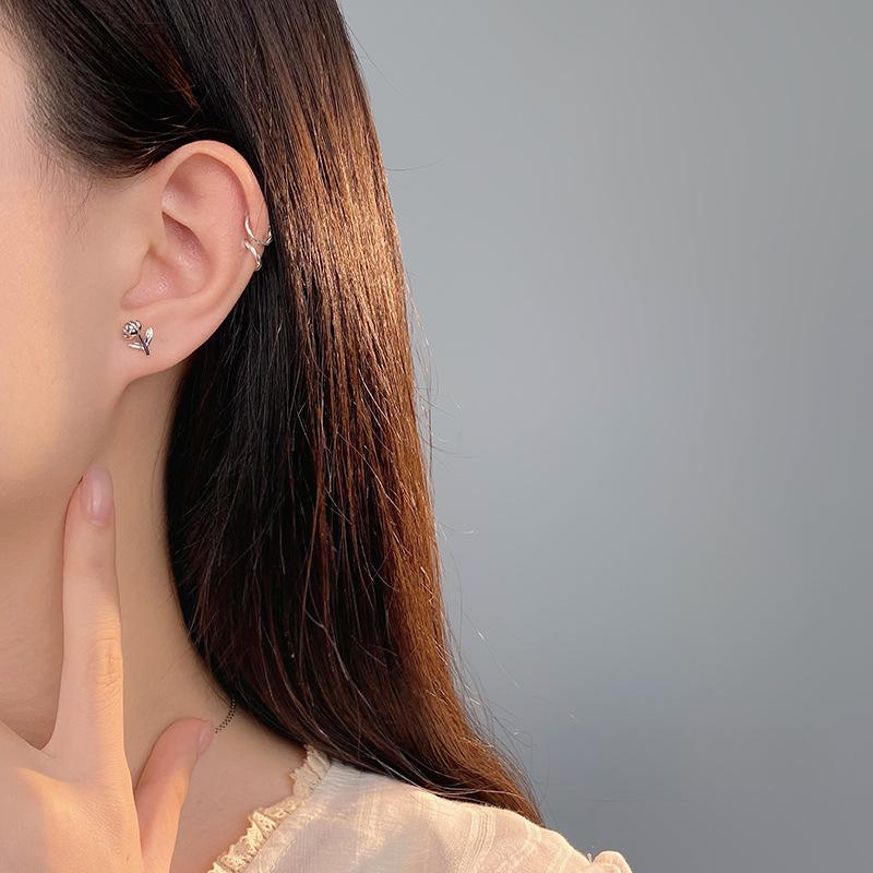 Милые цветочные серьги для женщин с нежным, маленьким темпераментом и универсальных девушек, которые заботятся о ушах и не вызывают аллергии