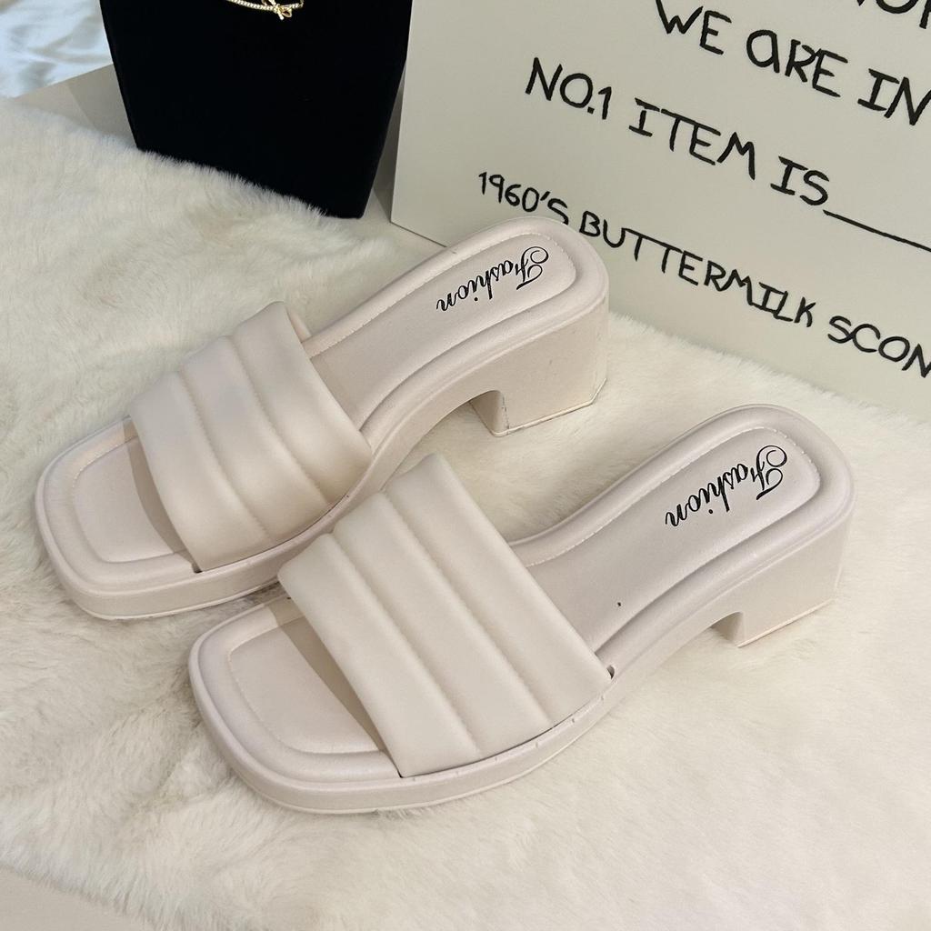 Женские летние сандалии на массивном каблуке из Юго-Восточной Азии: Универсальная пляжная одежда для улицы