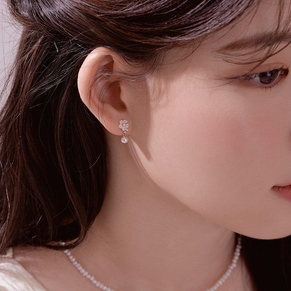 14K Swallow Pearl Mother-of-Pearl Flower Earrings W