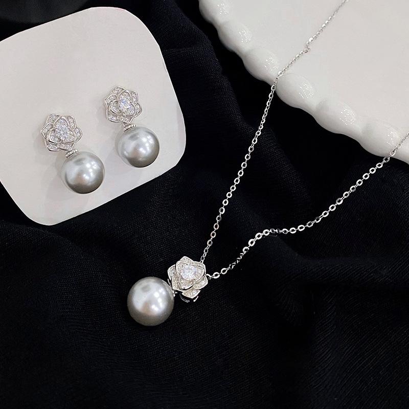Light Luxury Diamond Flower Pearl Series Set Earrings for Women Simple and Exquisite Temperament Clavicle Chain