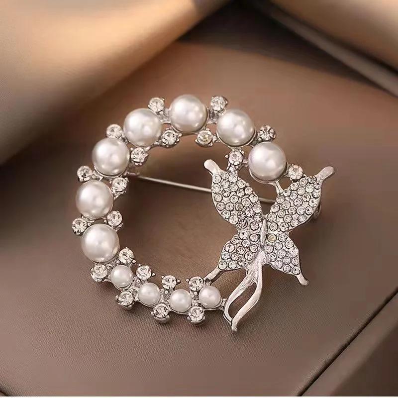 1 Pcs Fashion Pearl and Rhinestone Brooches for Women Baroque Trendy Butterfly Pins Clothes Accessories Wedding Gifts
