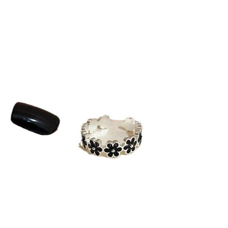 Черное глазурованное винтажное цветочное открытое кольцо для женщин – элегантное выразительное украшение