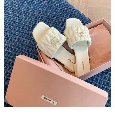 Весна и лето 2025 года, корейская версия классных тапочек, женская новая плоская подошва, открытая пляжная одежда, сказочный ветер, квадратная головка, односложные тапочки