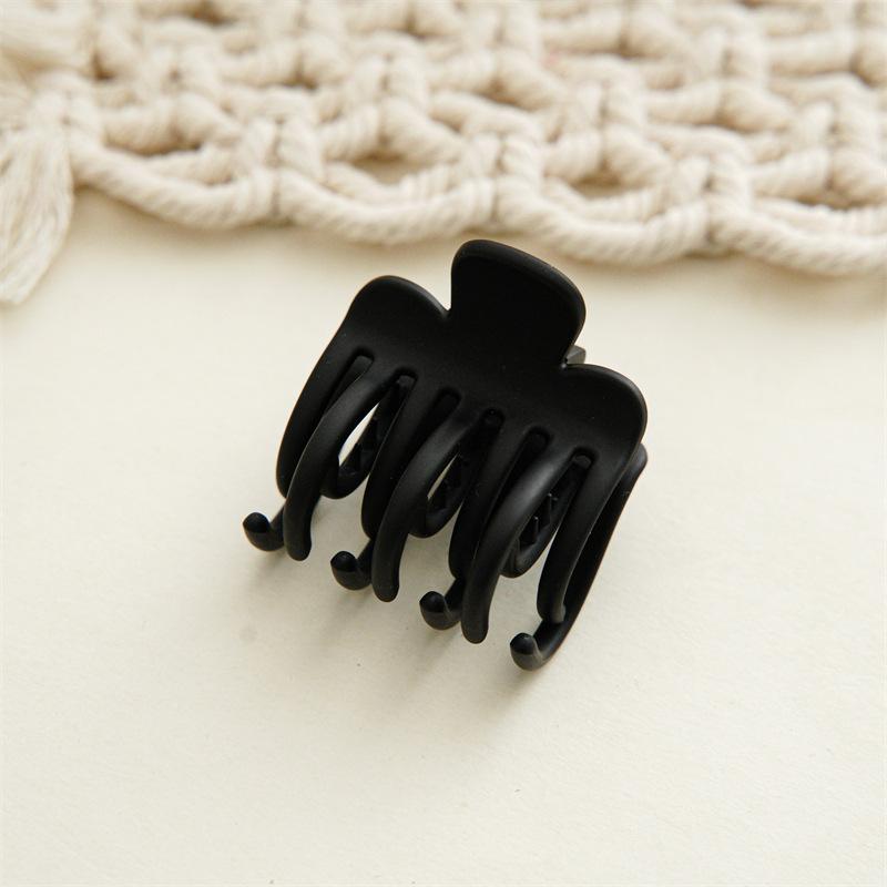 Matte Surface Earth Tone Hair Grip Minimalist Solid Color Multi Claws Design Professional Non Slip Holding Styling Fixer
