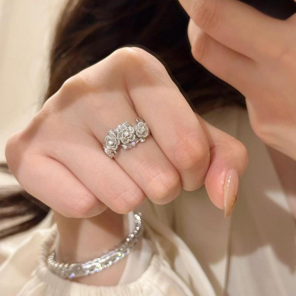 Кольцо «Маленькая красная книга» винтажное серебряное с розой - Ретро модный акцент