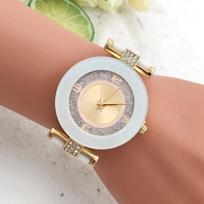 1PC Luxurious Brand Simple Design Ladies Quartz Watches Black And White Silicone Strap Large Dial Creative Fashion Wrist Watch