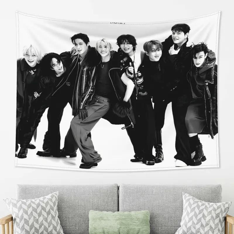 VIKAMA Stray Kids Черно-белый Групповое Фото Гобелен K-Pop Трендовый Стиль Настенное Украшение для Фанатов Спальня Общежитие Декор