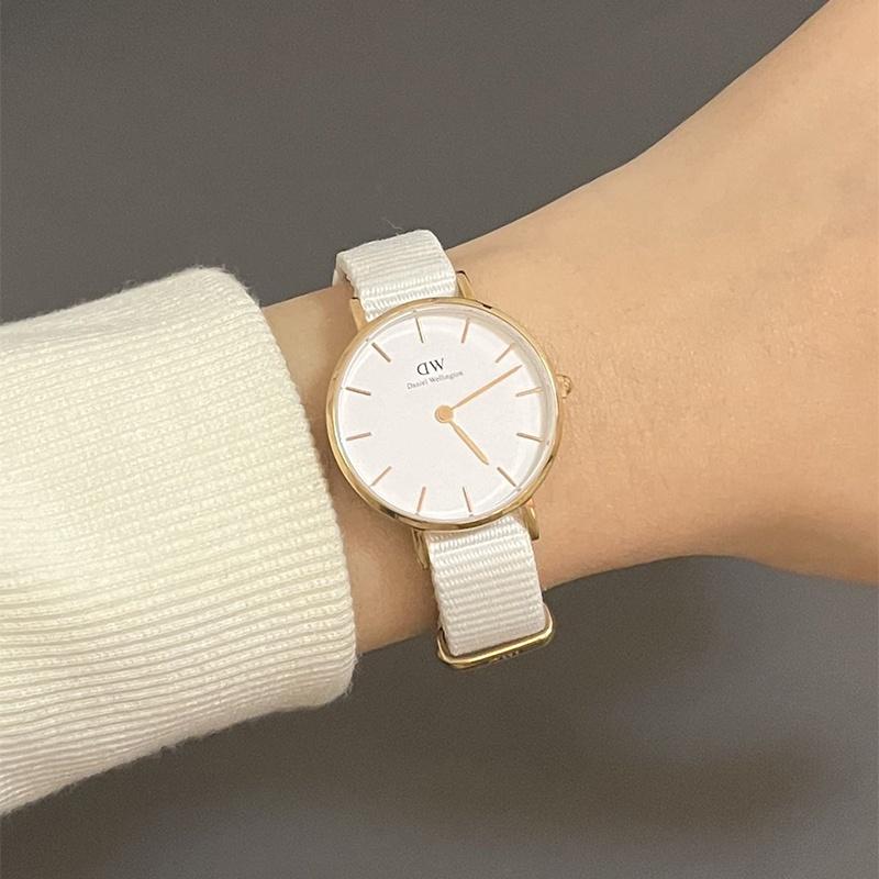 DANIEL WELLINGTON Европейские и американские часы Сезон выпускных Женские часы Текстурированные золотые часы Простая универсальность Чистое желание Часы DW00100313