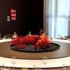 Искусственный цветочный и фруктовый centerpiece для круглого обеденного стола