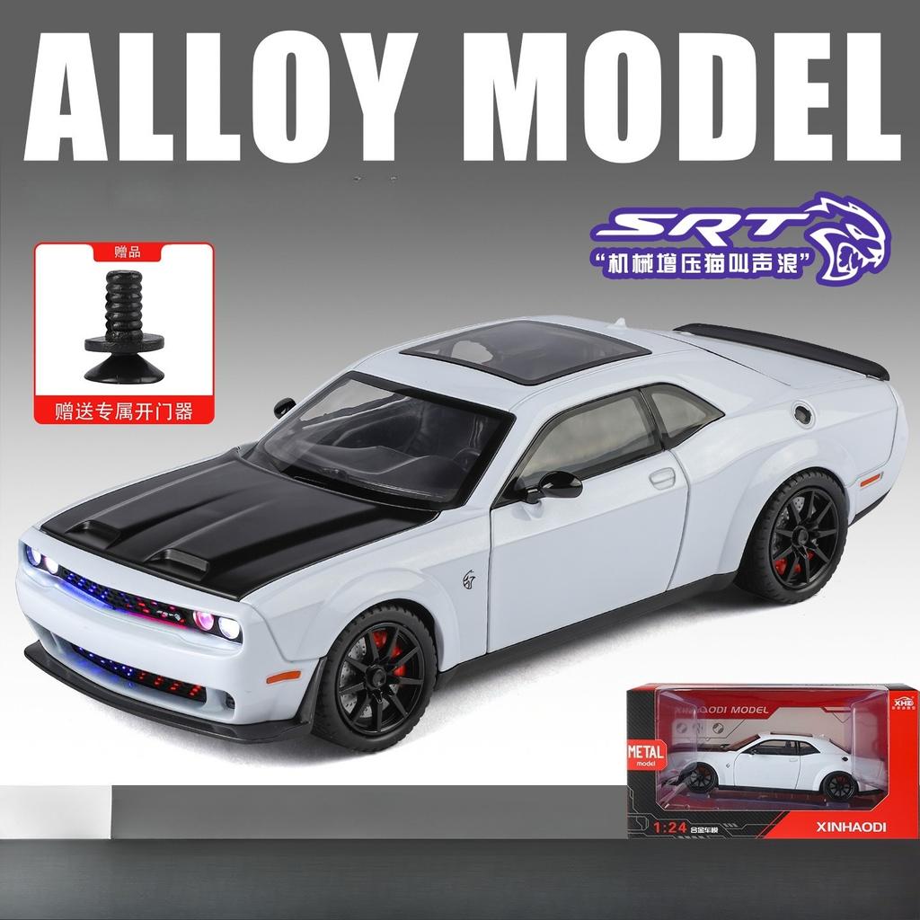 1:24 Challenger Hellcat Redeye Сплав Мышекар Модель Звук и Свет Оттяжка Детская Игрушка Коллекционные Предметы Подарок на День Рождения