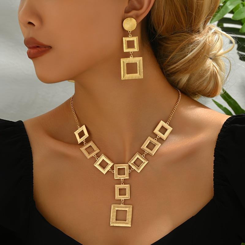 Versatile 3pcs/set Jewelry Set - Chic Hollow Square Geometric Stud Earrings Necklace Everyday Fashion AccessoryGood product