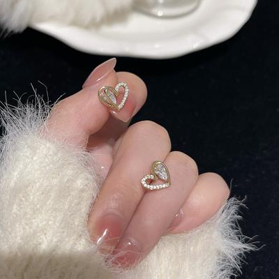 Серьги-гвоздики Love, женские, легкие, роскошные, нишевого дизайна, золотые, в форме сердца, циркониевые, темпераментные, в форме сердца, капли воды