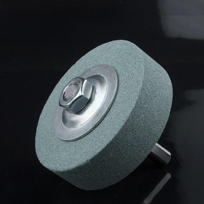 Зеленая электрическая дрель с белым корундовым шлифовальным кругом для полировки металла и кухонных ножей (75/90).