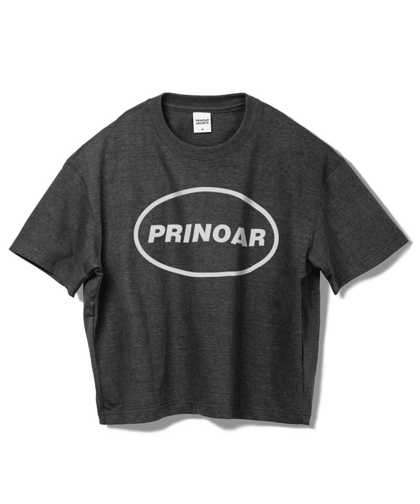 PRINOAR Полуоблегающая короткая футболка с круглым логотипом - Угольный