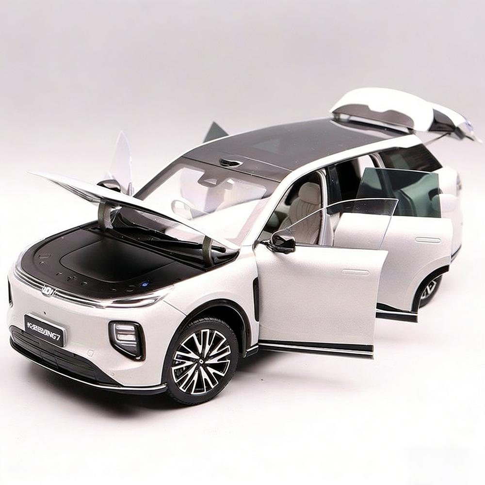 Литье под давлением 1:Масштаб 1:18 Changan Qiyuan Q07 Симуляция Сплав Статическая Модель Автомобиля Игрушка Подарок на День Рождения Коллекция Сувенир Украшение