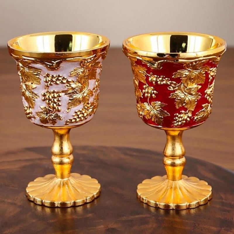 Mini Wine Glass, Multiple Colors Delicate Vintage Spirits Goblet, Alloy Portable Chalice Cup Friends Festive Decoration,1pcs