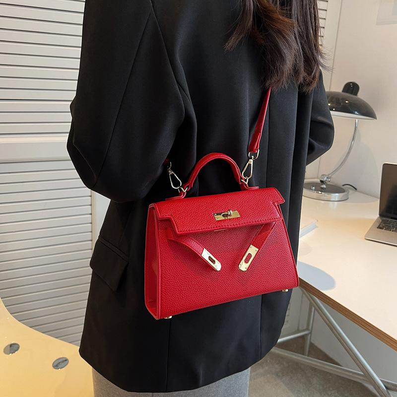 Женская универсальная сумка-мессенджер на плечо для поездок на работу