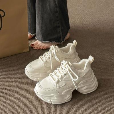 Популярные туфли для папы, женская обувь 2024 года, новая весенняя обувь, белые туфли, толстая подошва, внутренняя высота, увеличение и тонкость, повседневная спортивная обувь