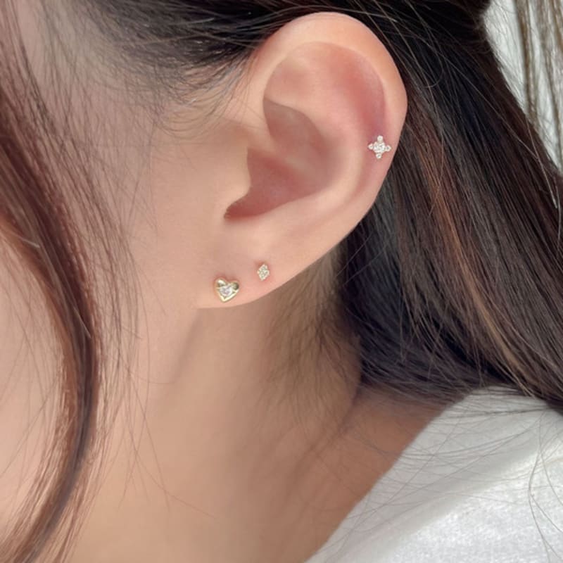 Youngglow 14k Sparkling In Heart Piercing
