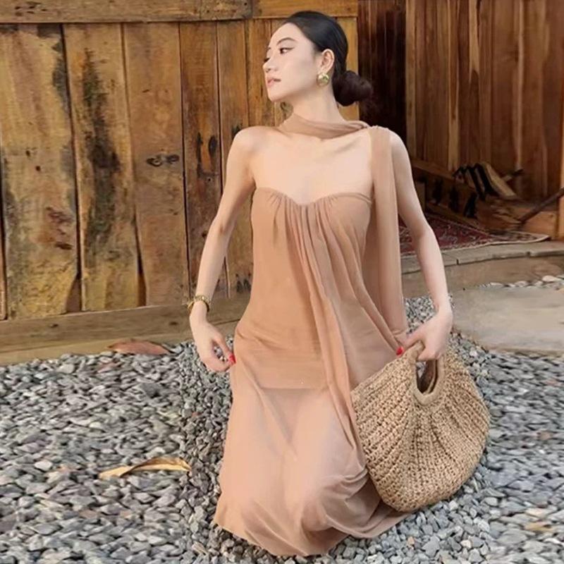 2026 Летнее новое женское платье в европейском и американском стиле, однотонное, свободное, уличная мода, топ-труба на одно плечо, женское