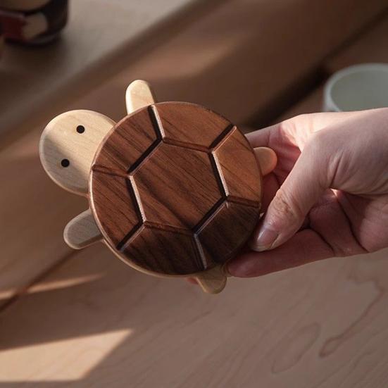 Walnut Turtle Coasters Wooden Kettle Tea Coaster Heat-Resistant Dining Plate Mat Drink Holders for Hot Cold Beverages Home Office Decoration